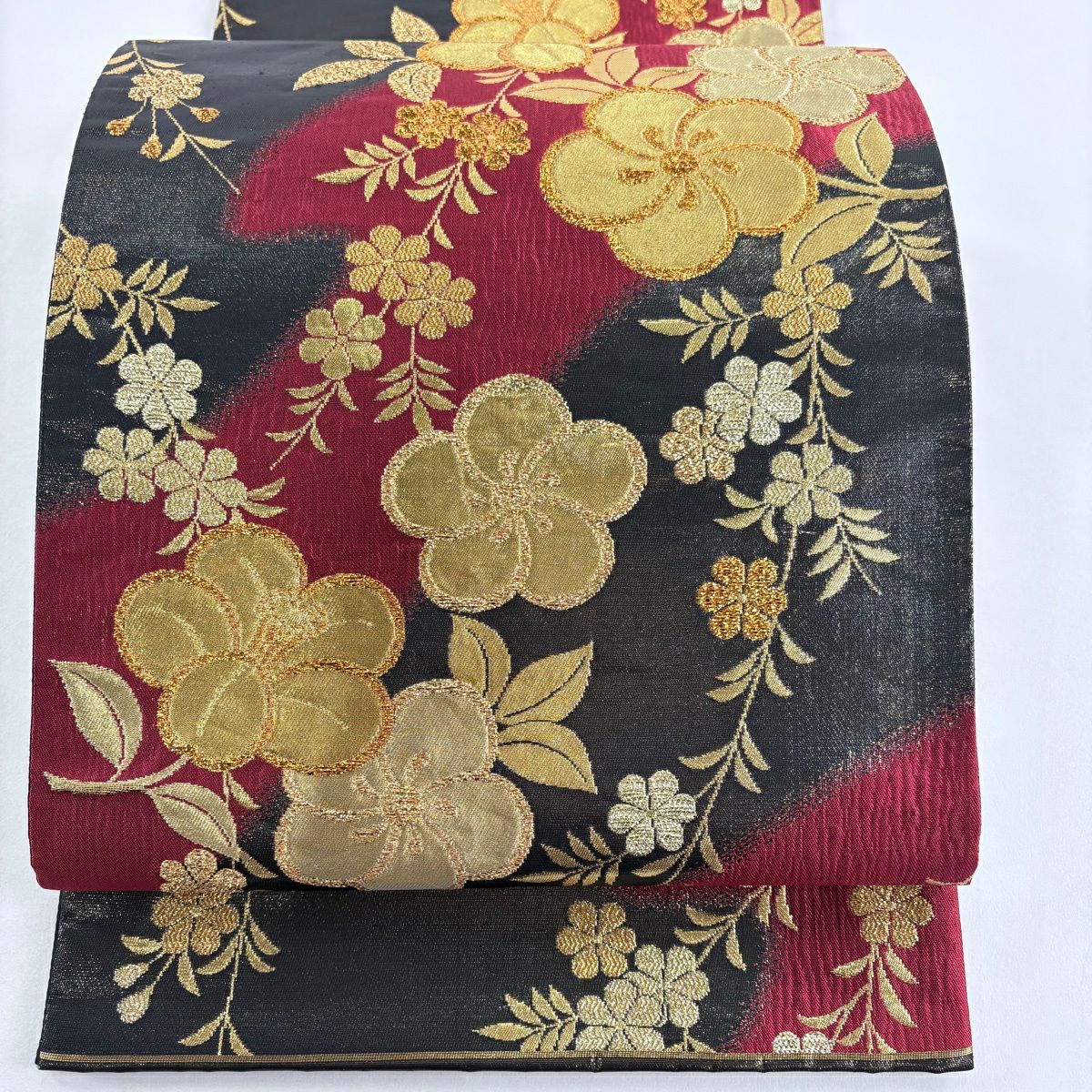 【美品】 袋帶 秀品級 椿 ねじ梅花 金金箔 紅 六通 純蠶絲