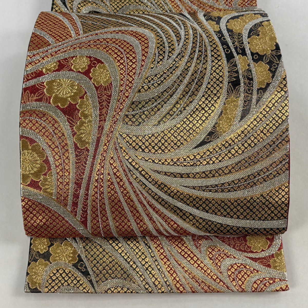 【美品】 袋帶 秀品級 振袖禮服禮服用 流水 櫻花 金金箔 金銀彩 紅 六通 純蠶絲