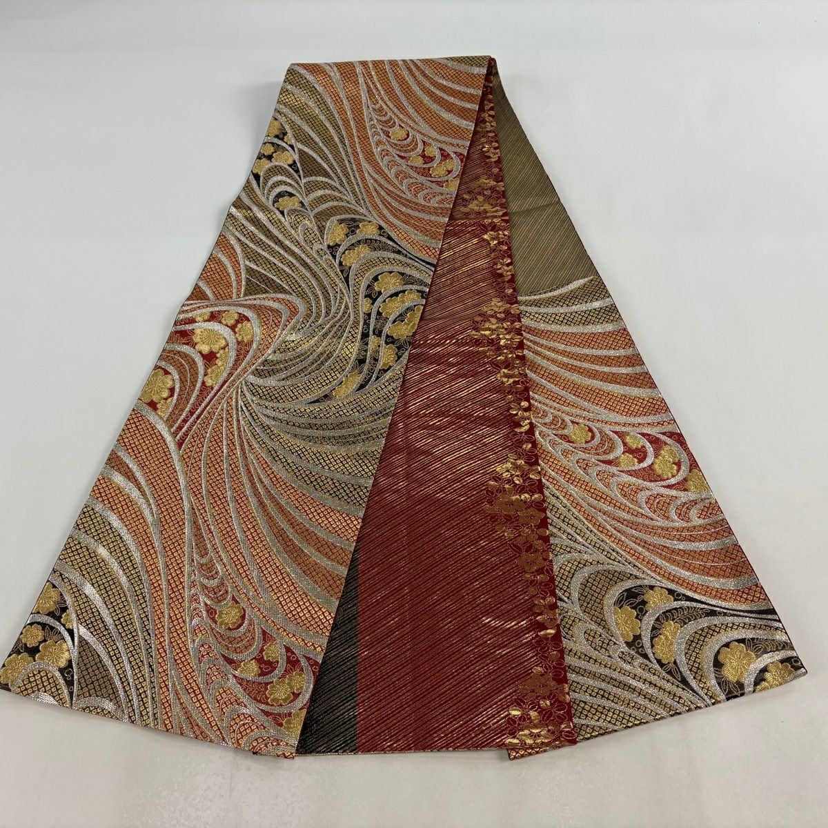 【美品】 袋帶 秀品級 振袖禮服禮服用 流水 櫻花 金金箔 金銀彩 紅 六通 純蠶絲