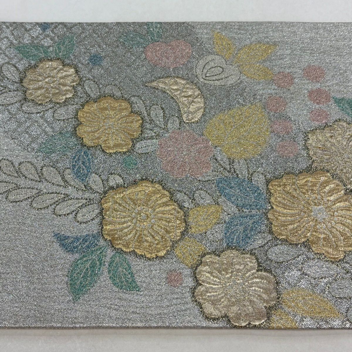 【美品】 袋帶 秀品級 草花紋 藤 金金箔 銀 六通 純蠶絲