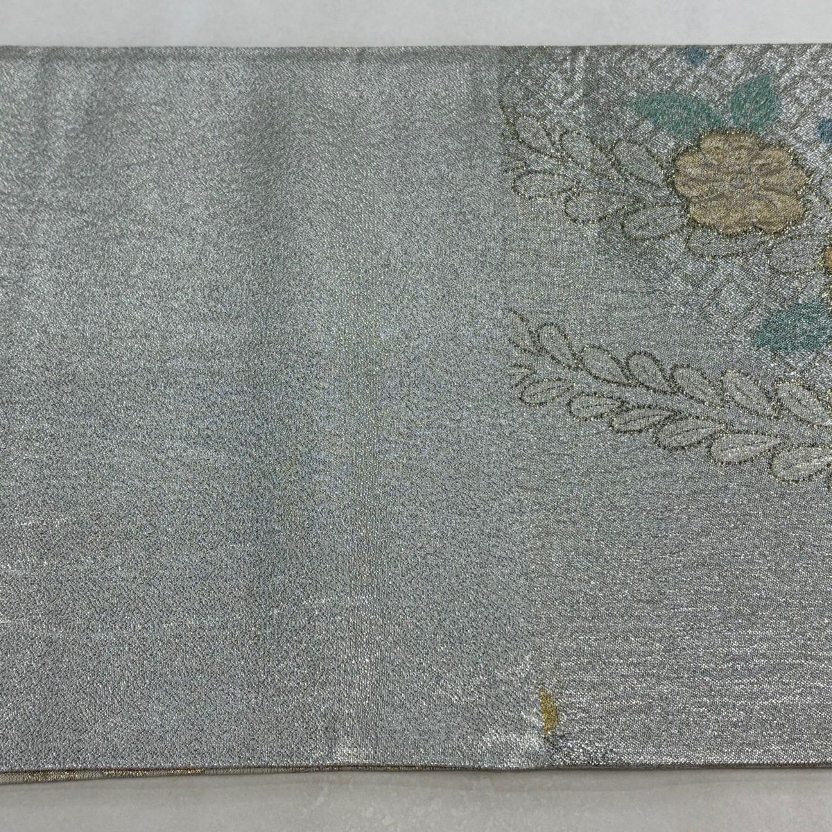 【美品】 袋帶 秀品級 草花紋 藤 金金箔 銀 六通 純蠶絲