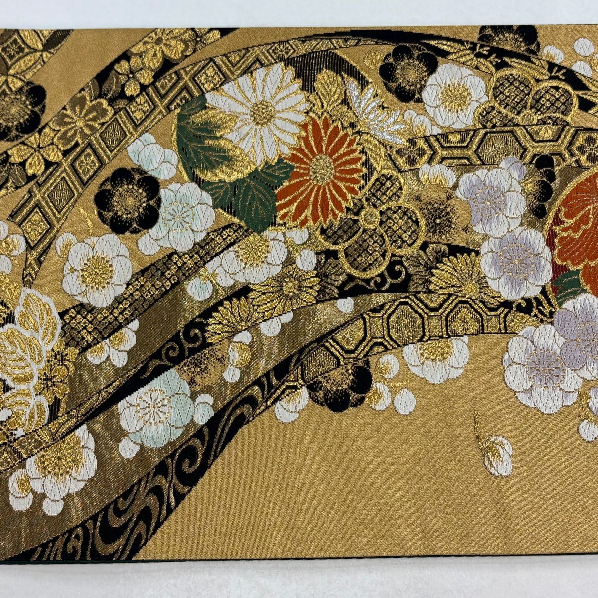 【美品】 袋帶 秀品級 草花紋 熨斗紋 金金箔 金銀彩 金 六通 純蠶絲