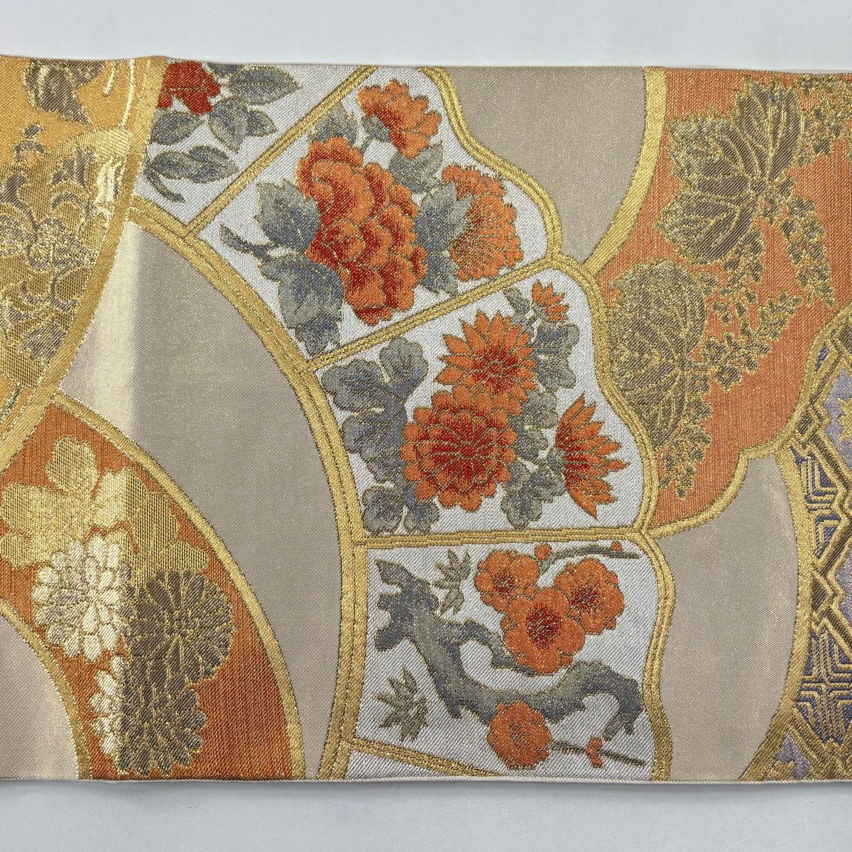 【美品】 袋帶 秀品級 川島織物 有落款 菊花 牡丹 金絲 金金箔 米色 六通 純蠶絲