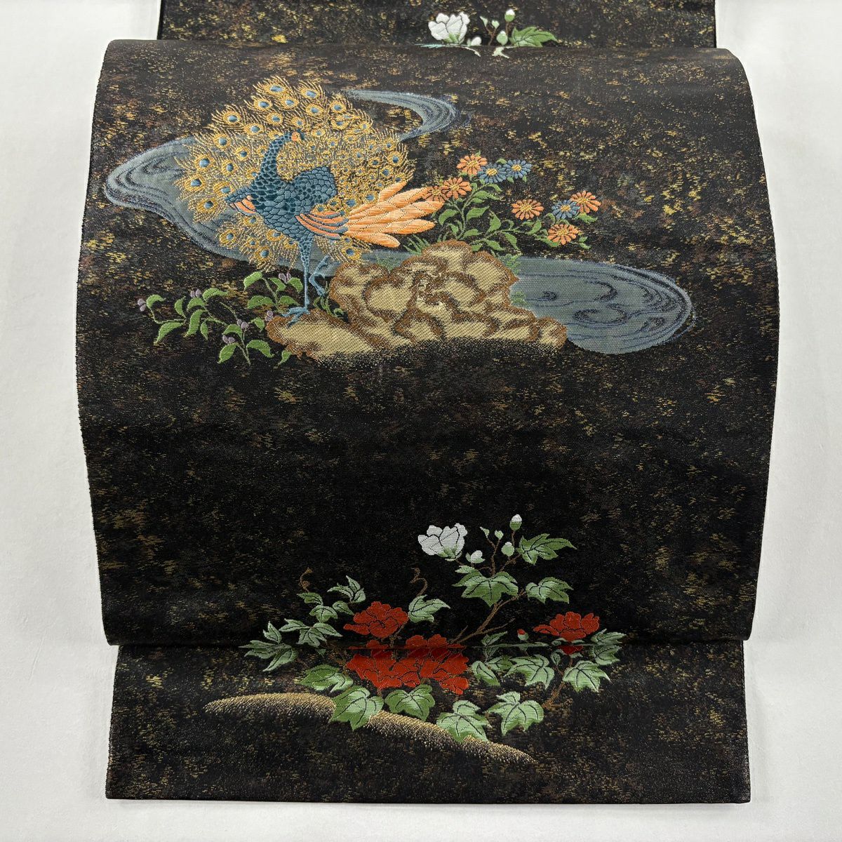 【美品】 袋帶 秀品級 孔雀 牡丹 金糸 金金箔 黑 六通 純蠶絲