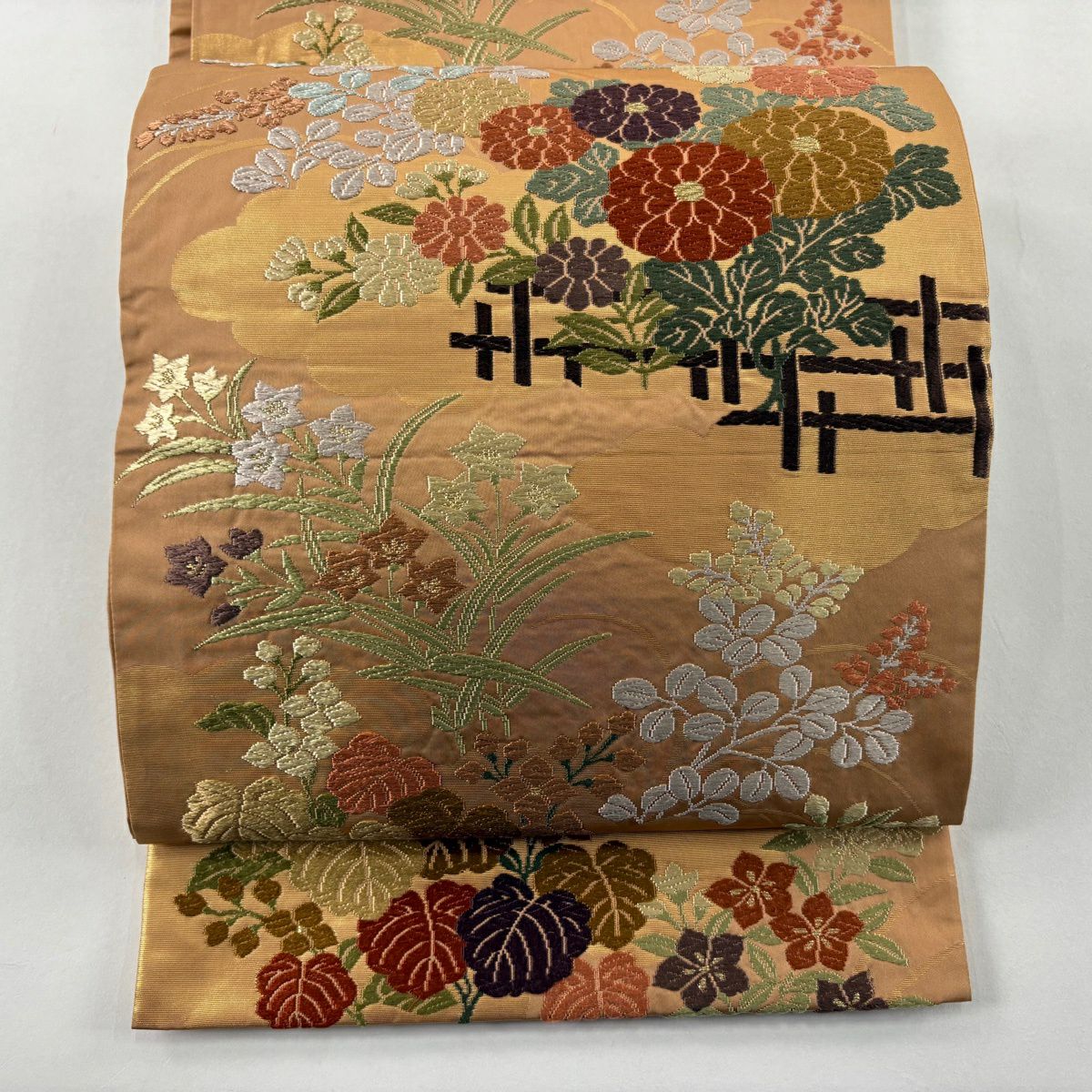 【美品】 袋帶 秀品級 秋草 雲文 唐織 金金箔 薄茶 六通 純蠶絲