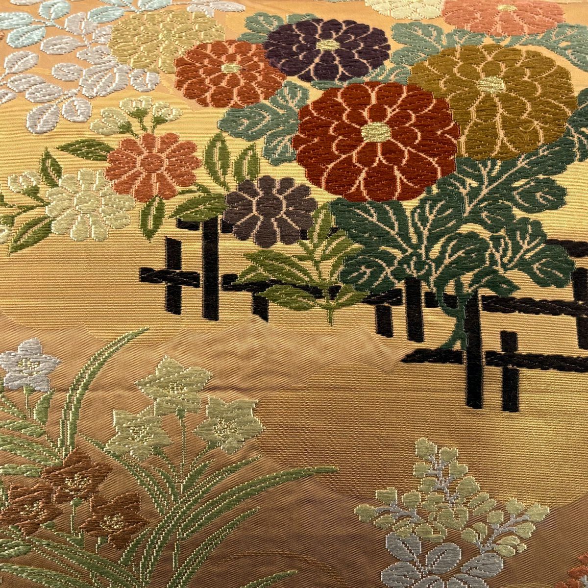 【美品】 袋帶 秀品級 秋草 雲文 唐織 金金箔 薄茶 六通 純蠶絲