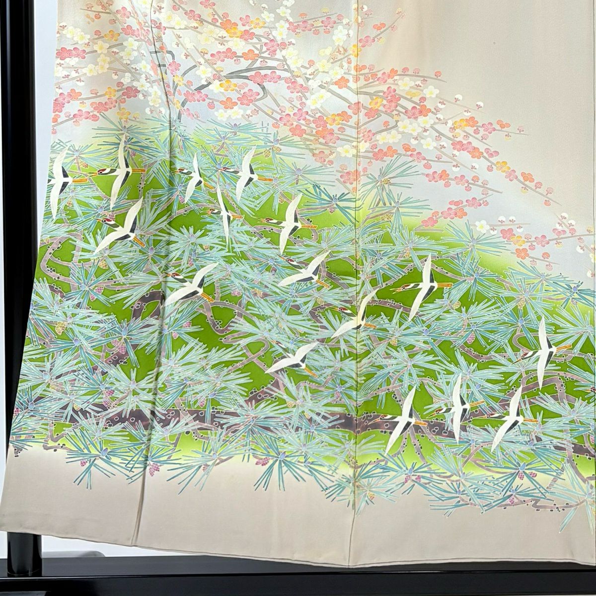 色留袖禮服 身長155cm 袖長64cm M 雙層 百貫華峰 落款あり 梅花與松樹 仙鶴 漸層 灰茶 純蠶絲 名品級 三個紋