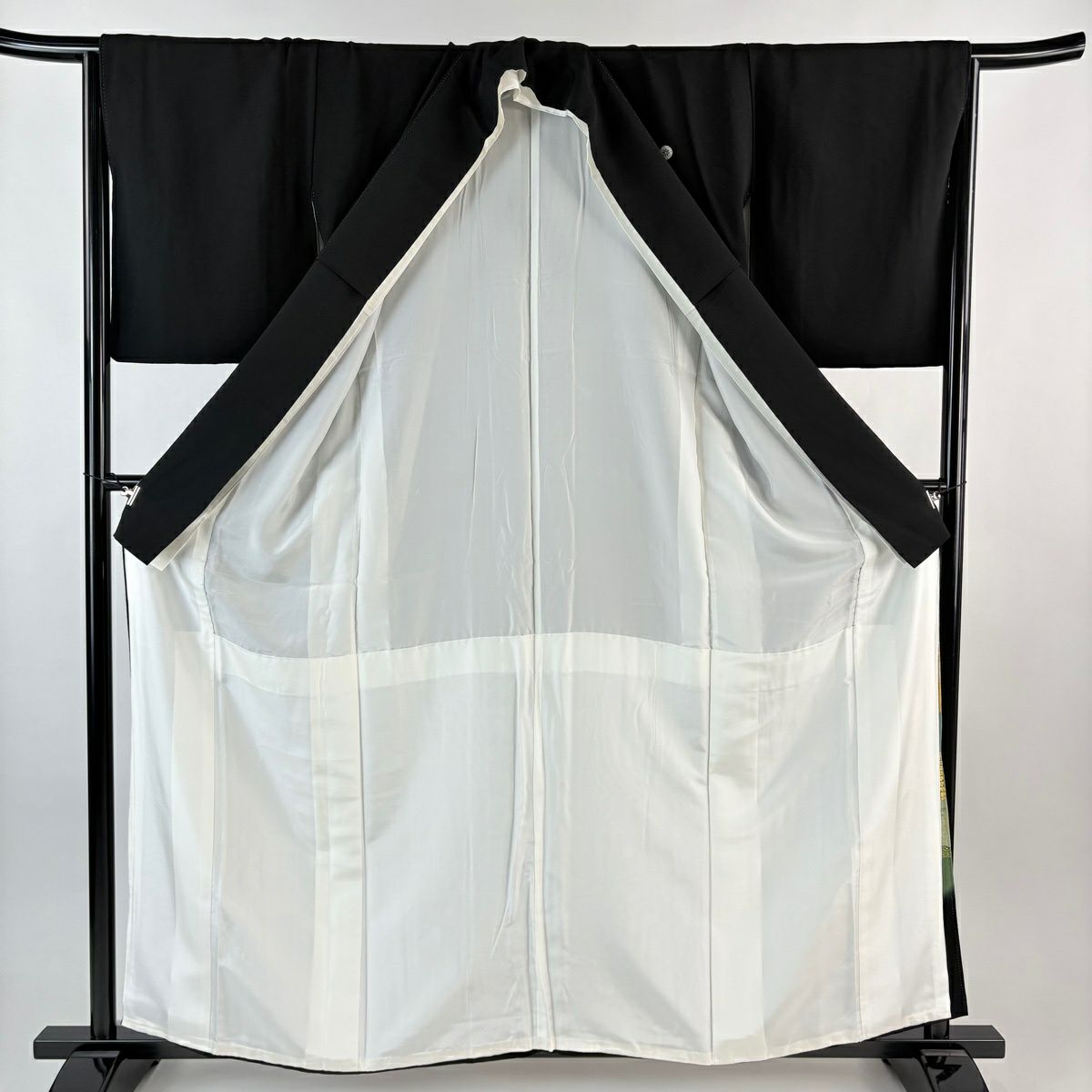 黑留袖禮服 身長158cm 袖長65cm M 雙層 松樹井青青 落款 菊花 花 鳥 金銀彩 金絲 黑 純蠶絲 名品級