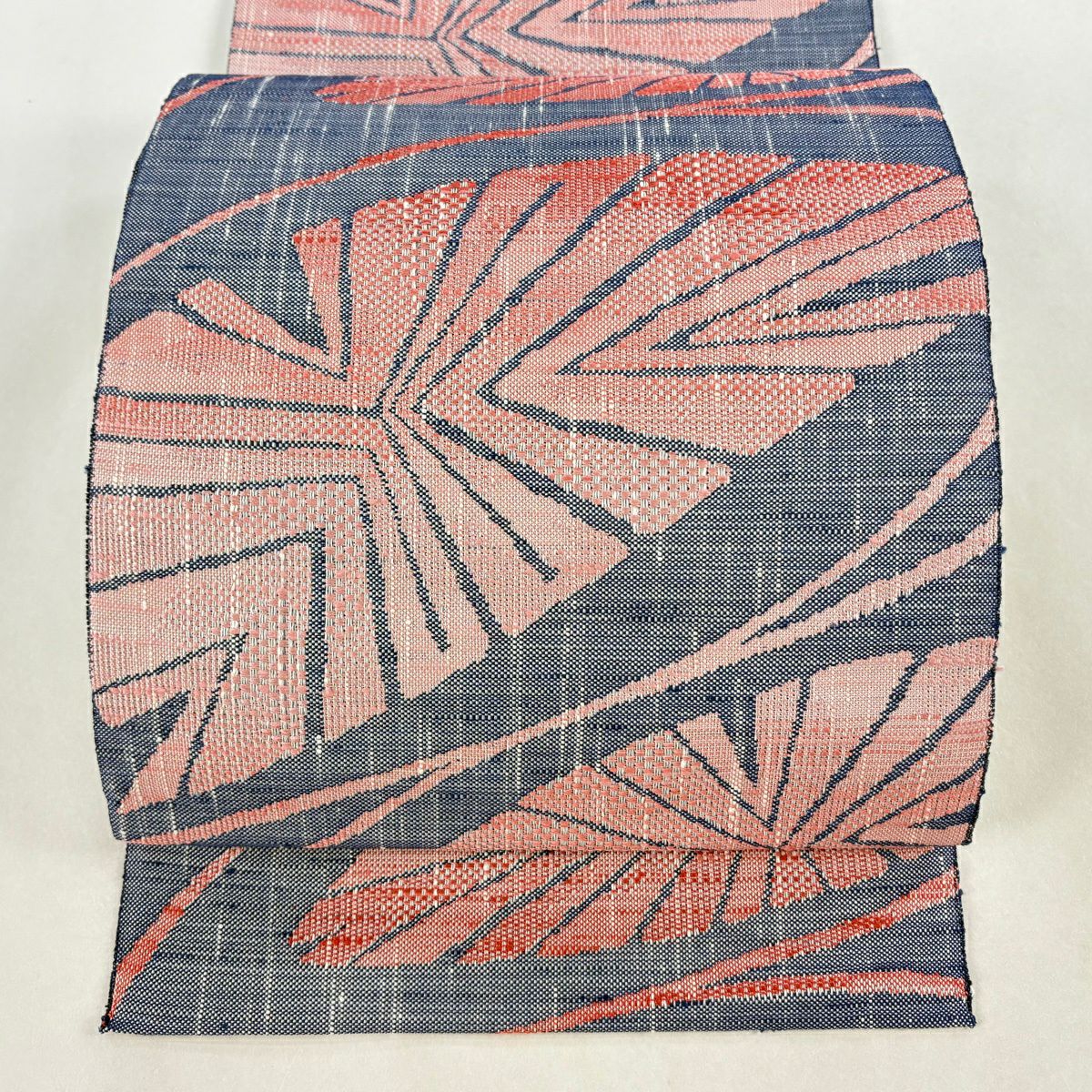 【美品】名古屋帶 優品級 證書齊全 紬織織 八寸名古屋帶 松樹葉仕立 幾何學圖案 深藍 化纖