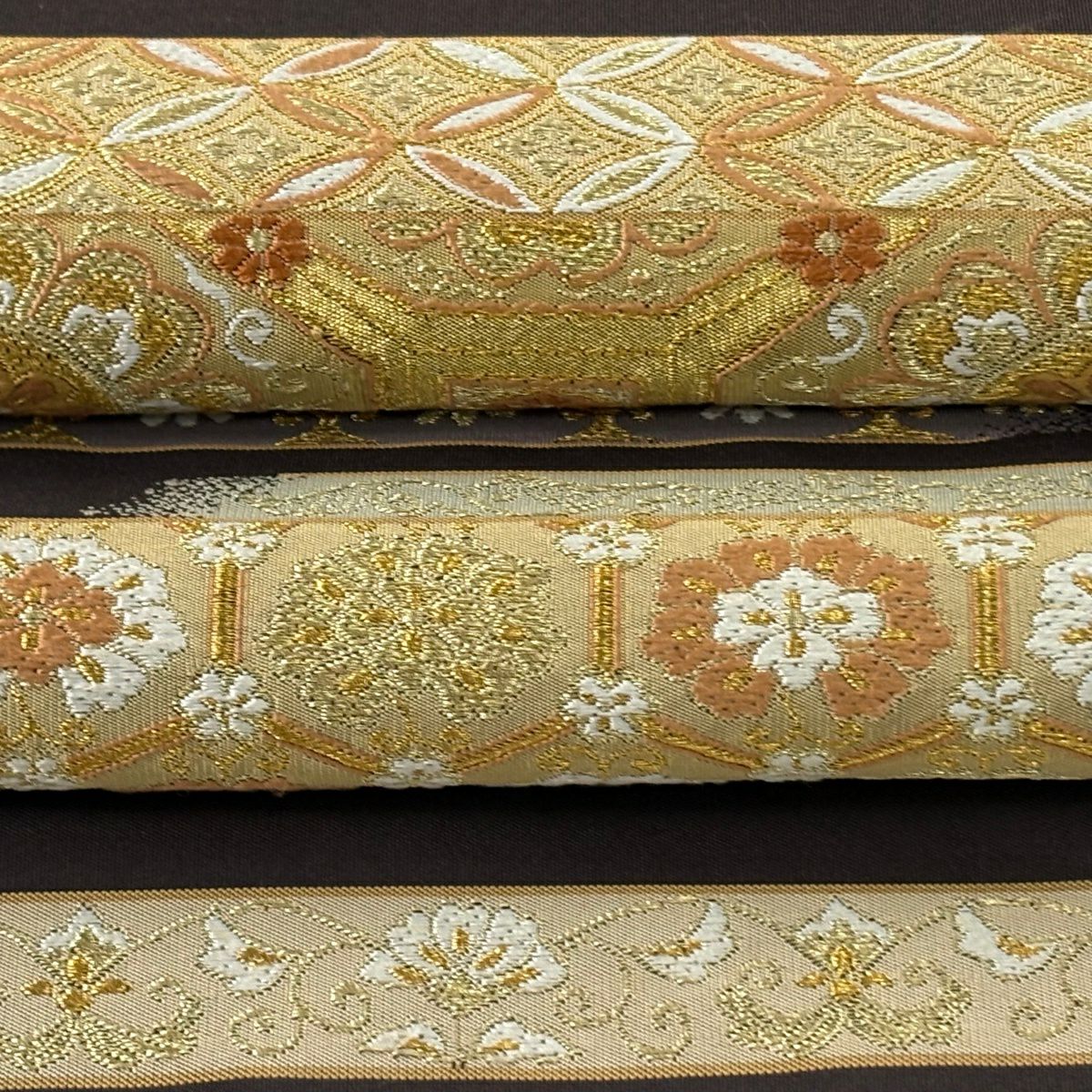 【美品】 袋帶 逸品級 河村織物 落款あり 栄昌綴 有職裂橫段文 手織 華紋 草花紋 金銀絲 唐織 濃紫 六通 純蠶絲