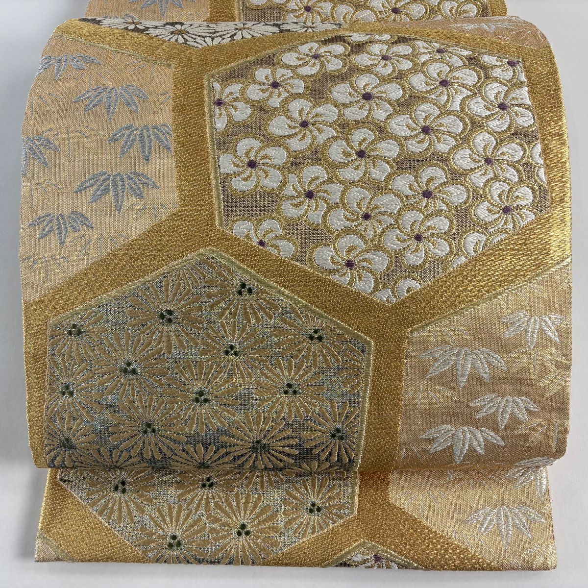 【美品】 袋帶 名品級 鈴乃屋 龜甲 花 金金箔 金銀彩 金色 六通 純蠶絲