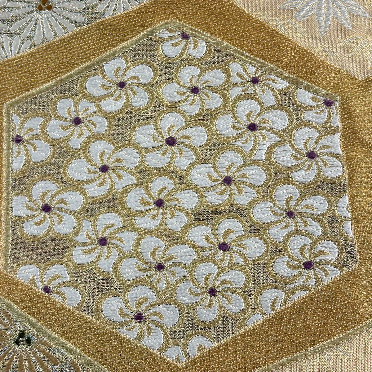 【美品】 袋帶 名品級 鈴乃屋 龜甲 花 金金箔 金銀彩 金色 六通 純蠶絲