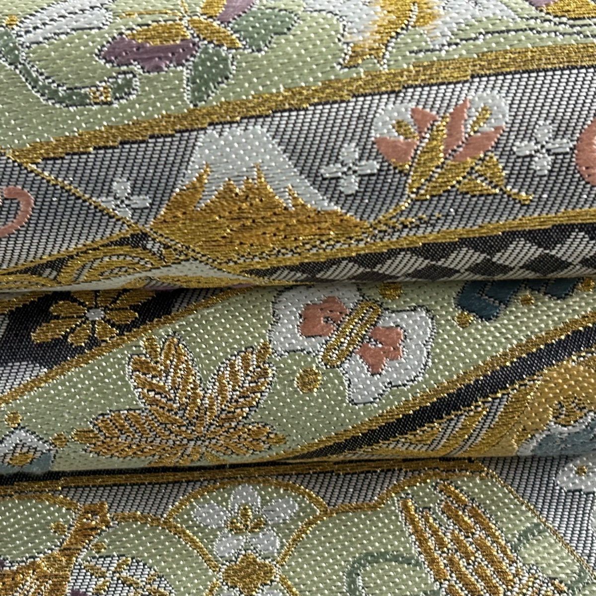 【美品】 袋帶 名品級 手先二通り 寶盡くし 草花紋紋 金金箔 金銀彩 金色 大鼓圖案 純蠶絲
