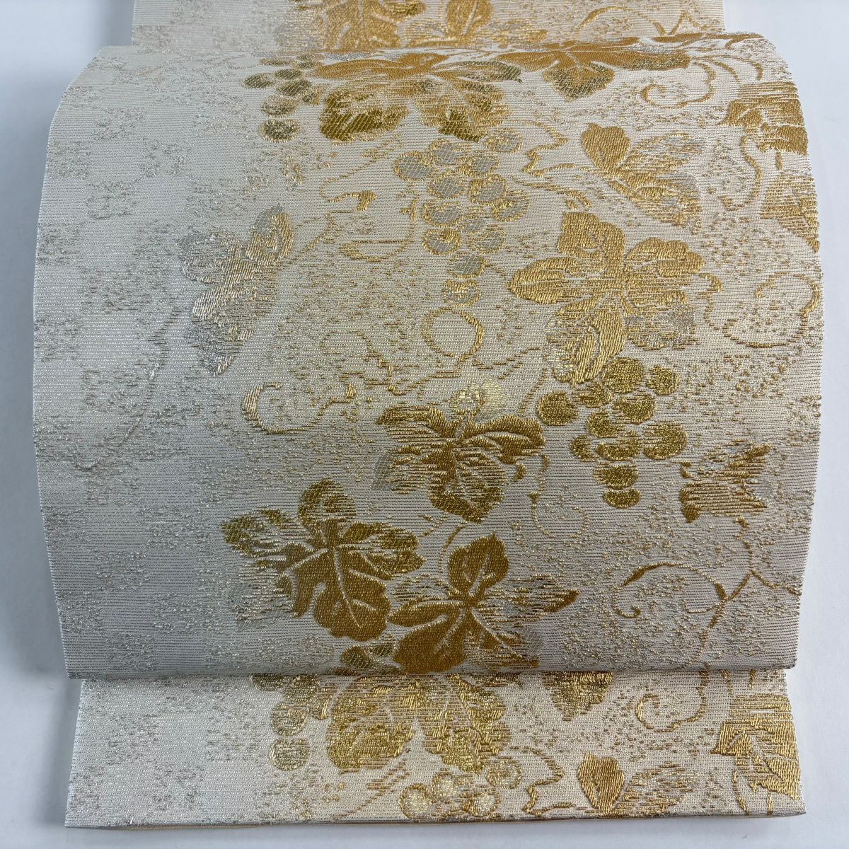 【美品】 袋帶 名品級 葡萄 金銀彩 米色 六通 純蠶絲
