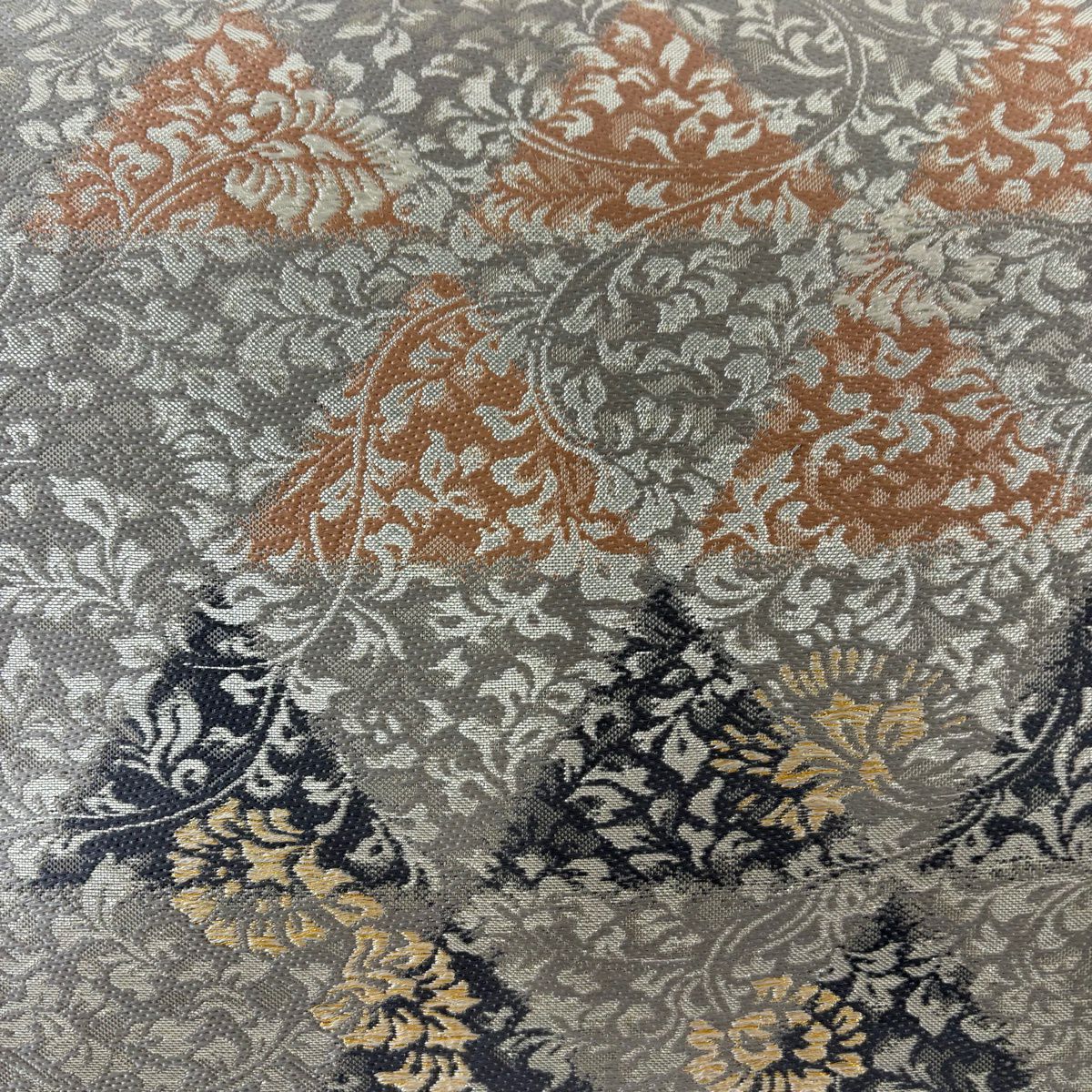 【美品】 袋帶 名品級 花唐草紋 鱗 灰 全通 純蠶絲