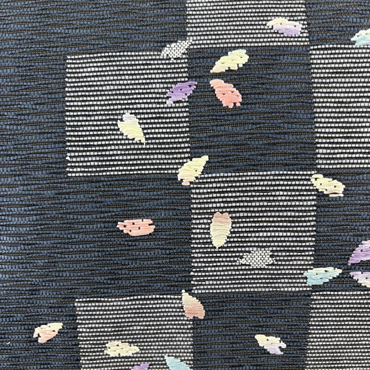 【美品】 名古屋帶 名品級 市松樹 花瓣 金絲 黑灰 純蠶絲