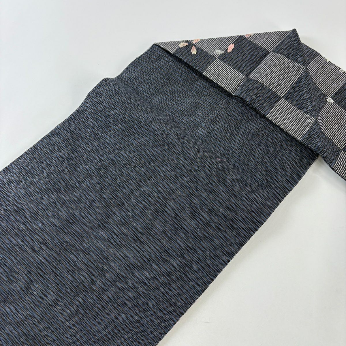 【美品】 名古屋帶 名品級 市松樹 花瓣 金絲 黑灰 純蠶絲