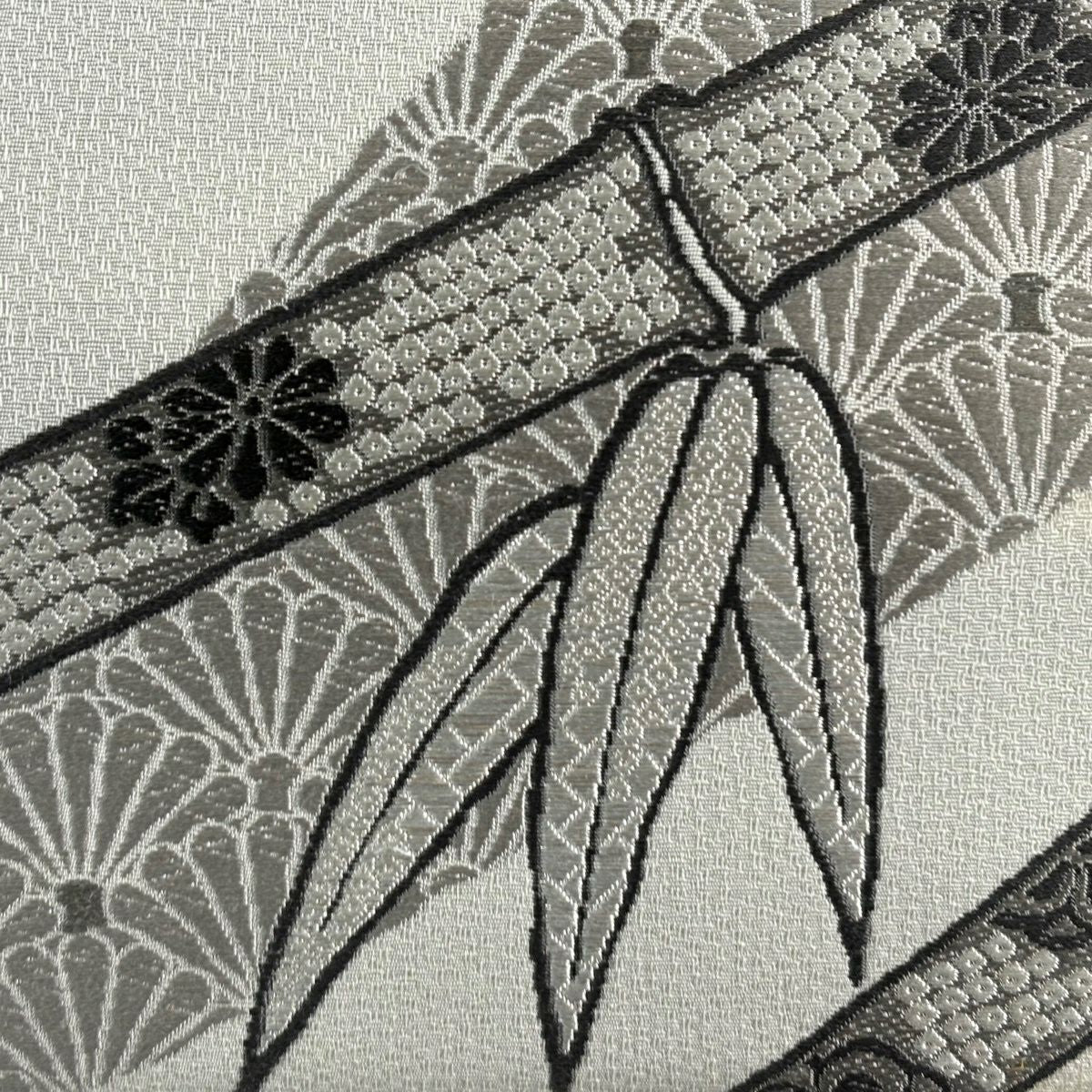 【美品】 袋帶 名品級 竹子 菊花 唐織 金金箔 奶油 六通 純蠶絲