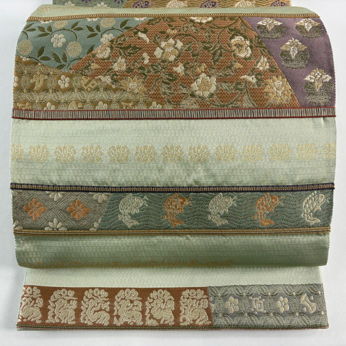 【美品】 袋帶 名品級 花唐草紋 荒磯 刺繡 金金箔 淺綠 お太鼓圖案 純蠶絲