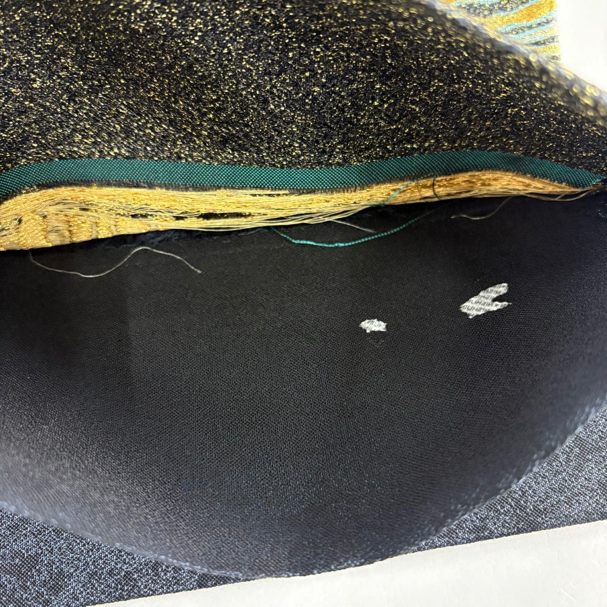 【美品】 袋帶 名品級 附有落款 渦卷 幾何圖案 金絲 金金箔 黑色 六通 純蠶絲