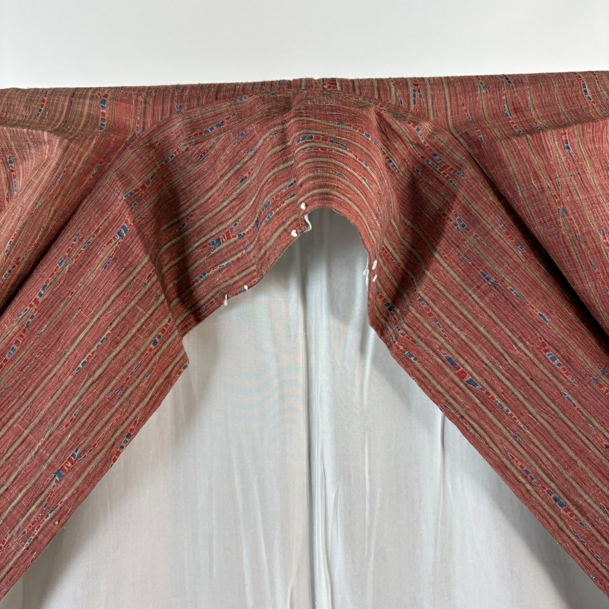 【美品】 小紋 身長160.5cm 袖長63.5cm S 雙層 吉澤與市 證書齊全 縱條 幾何圖案 絞染 紅茶 純蠶絲 逸品級