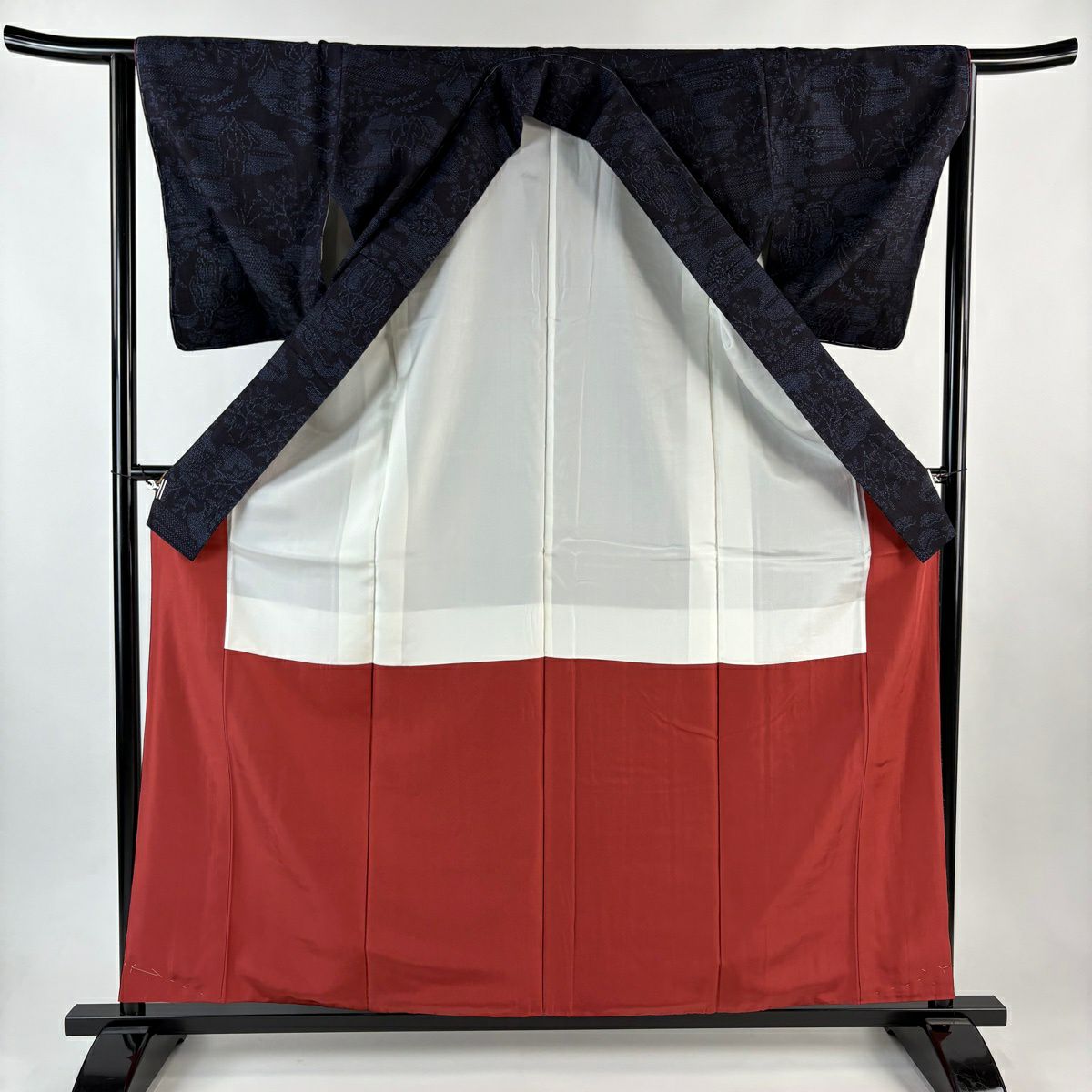 【美品】結城紬織 身長160cm 袖長62.5cm S 雙層 本場結城紬織 證書齊全 人物 雲紋 深藍 純蠶絲 逸品級