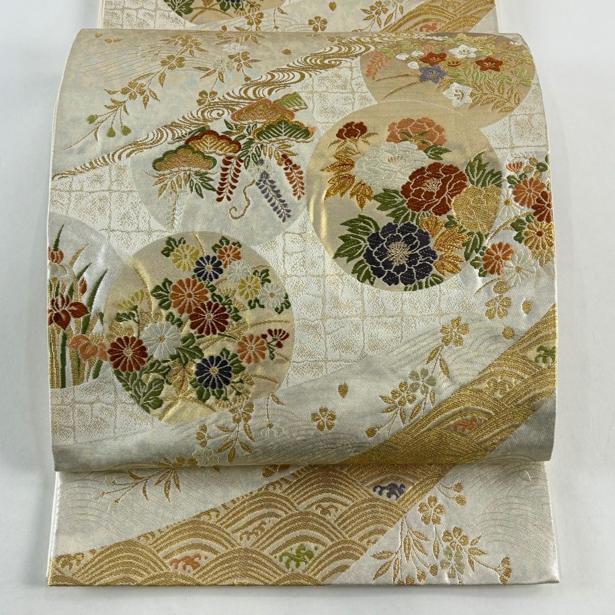 【美品】 袋帶 秀品級 草花紋紋 波頭 唐織 金金箔 銀 六通 純蠶絲