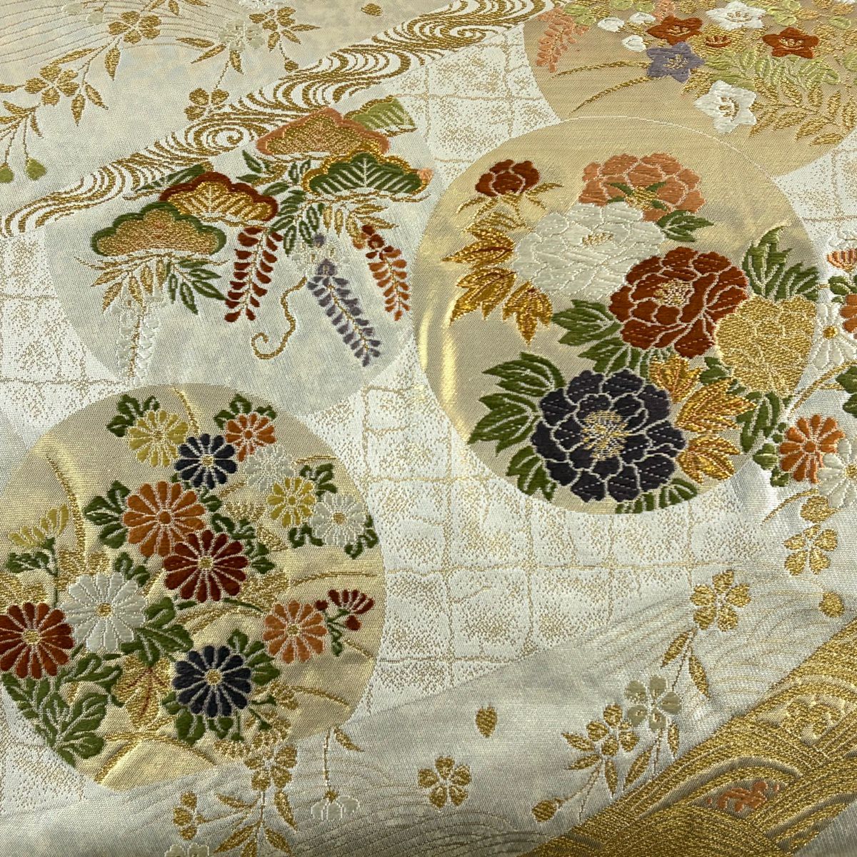 【美品】 袋帶 秀品級 草花紋紋 波頭 唐織 金金箔 銀 六通 純蠶絲