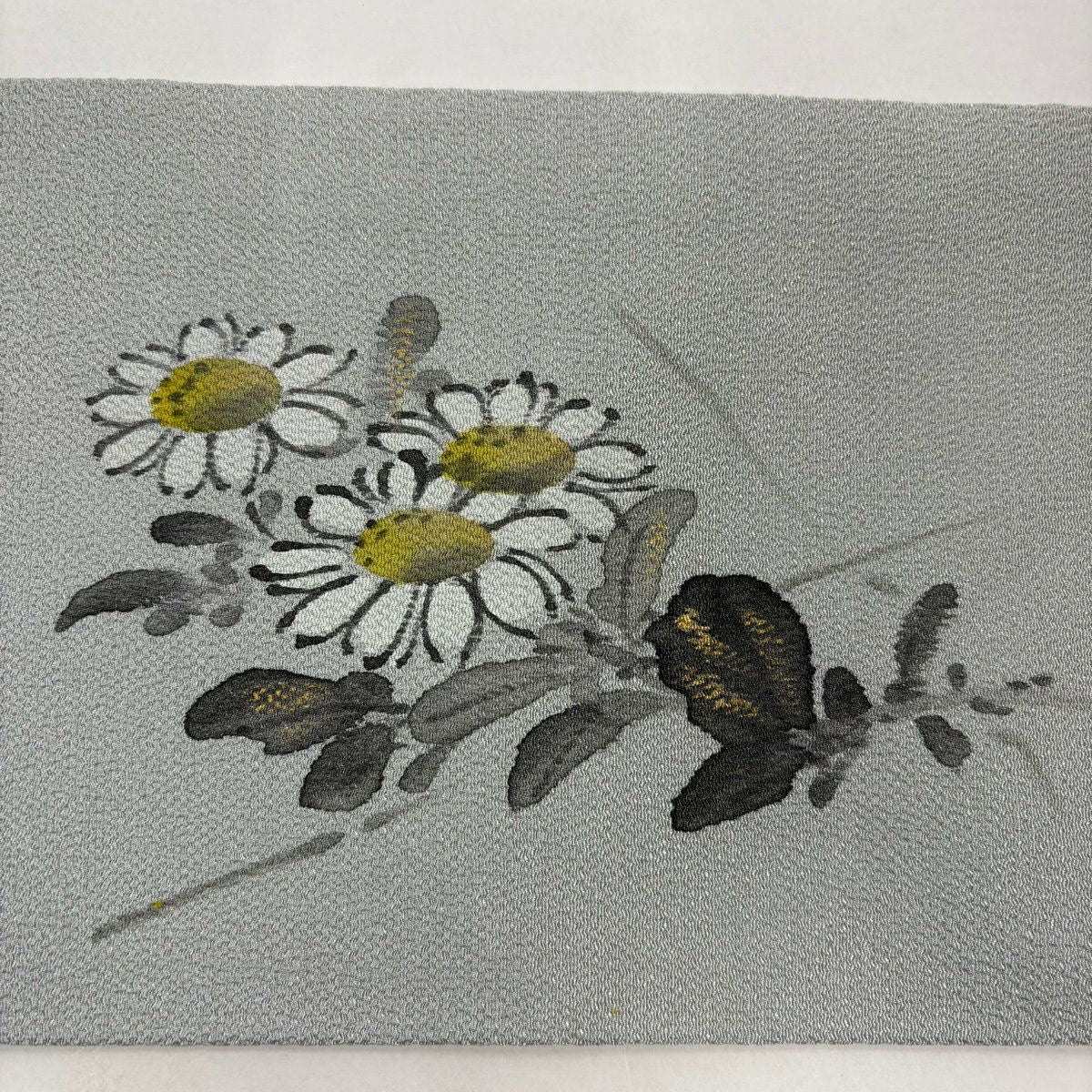 【美品】 名古屋帶 秀品級 菊花 金彩裝飾 縮緬 灰綠 純蠶絲