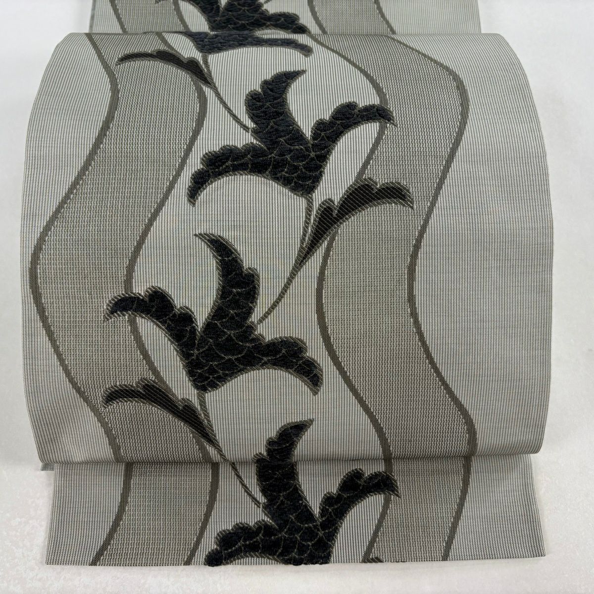 【美品】 袋帶 逸品級 川島織物 落款あり 草花紋紋 よろけ縞 モール織 灰 深藍 六通 純蠶絲