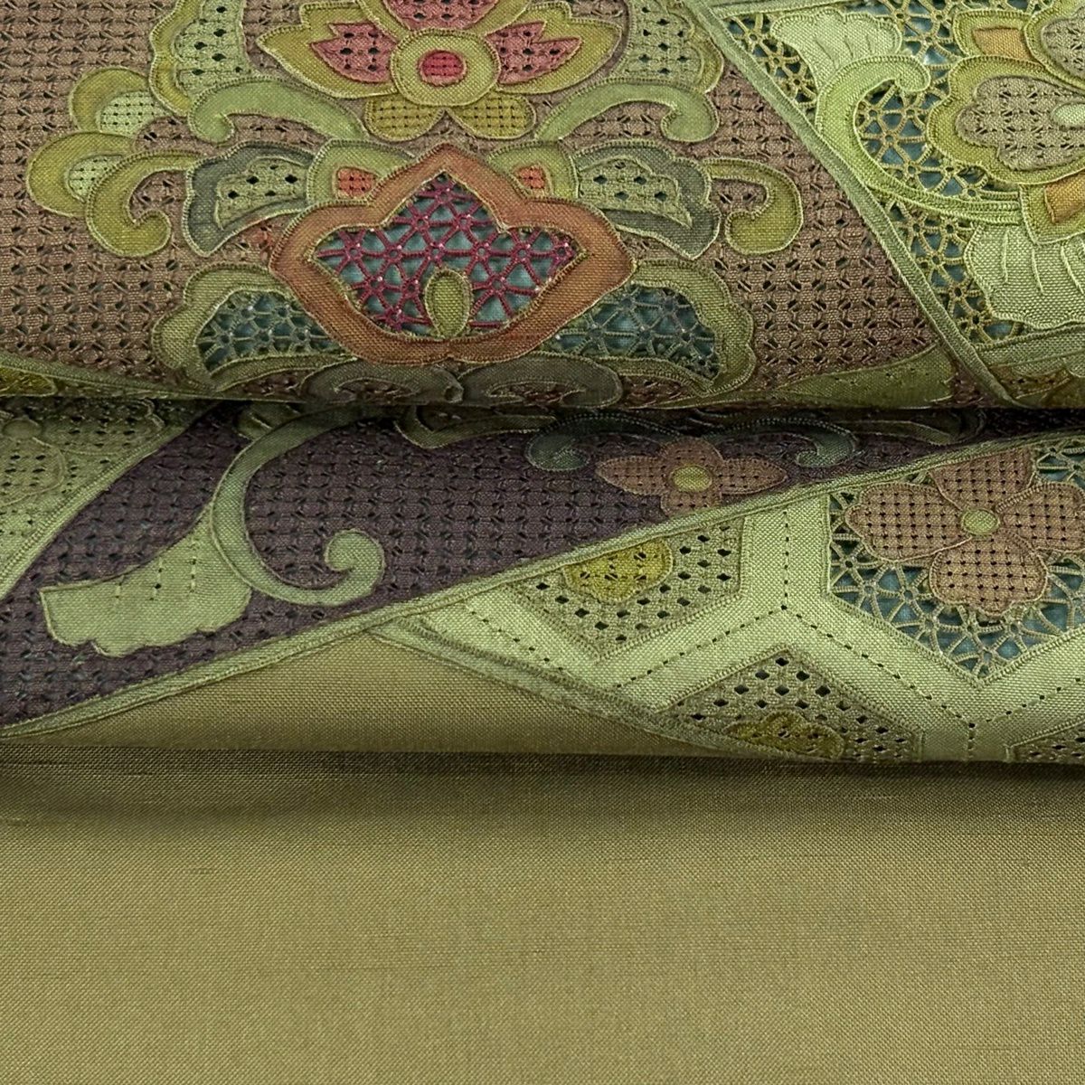 袋帶 逸品級 證書附帶 牛首紬織織 花唐草紋 龜甲 刺繡 鶯色 大鼓圖案 純蠶絲