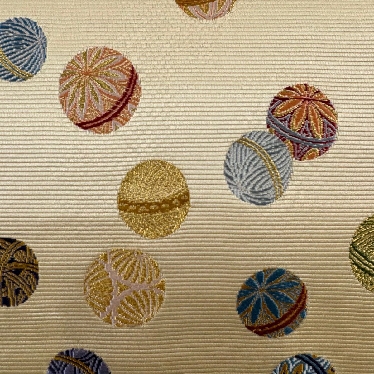 【美品】 袋帶 名品級 鞠 金絲 米色 六通 純蠶絲
