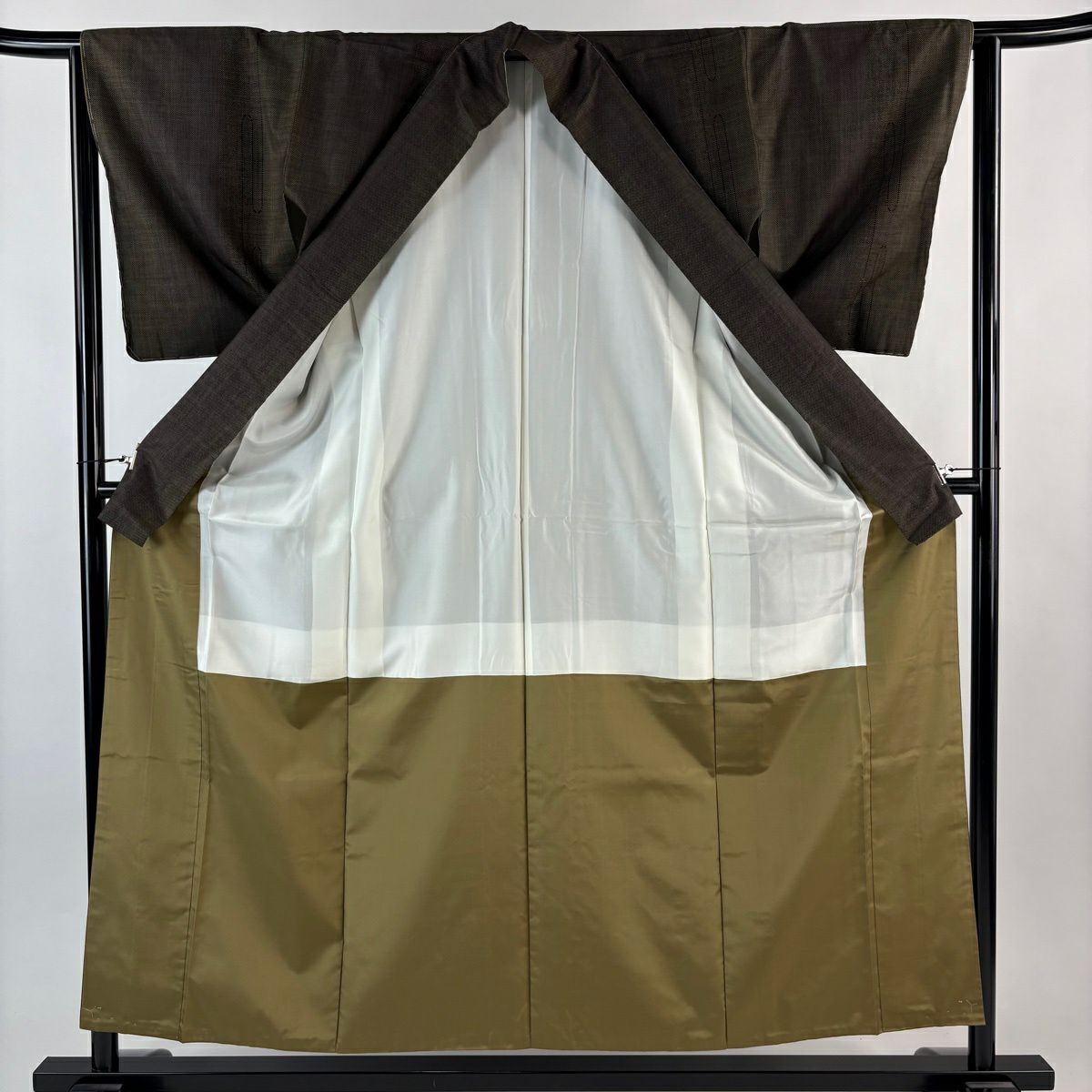 【美品】 大島紬織 身長156.5cm 袖長63.5cm S 雙層 證書齊全 壺垂 純泥染 茶綠 純蠶絲 名品級
