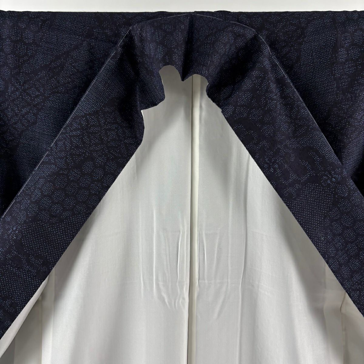 【美品】結城紬織 身長163cm 袖長65.5cm M 雙層 本場結城紬織 奥順 證書齊全 七寶 龜甲絣 深藍 純蠶絲 逸品級