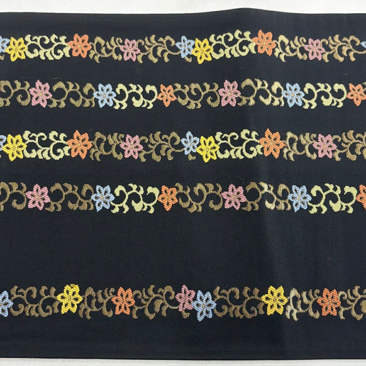 【美品】 袋帶 秀品級 花唐草紋 金金箔 黑 六通 純蠶絲