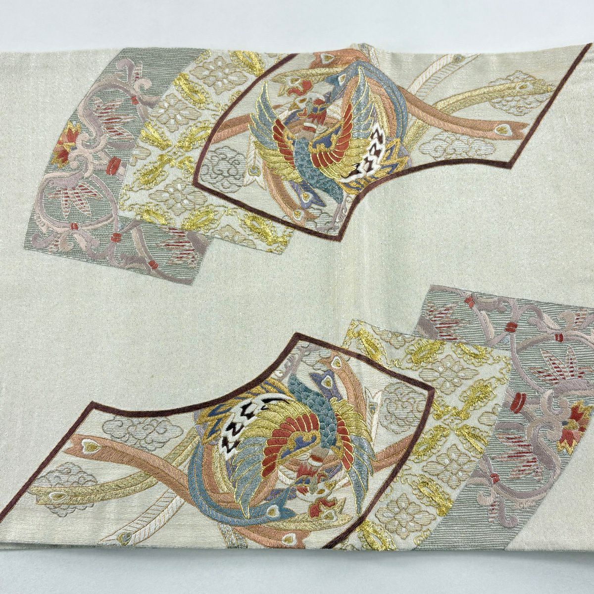 【美品】 袋帶 秀品級 關西仕立 雛鳳凰 華紋 刺繡 金金箔 奶油色 大鼓圖案 純蠶絲