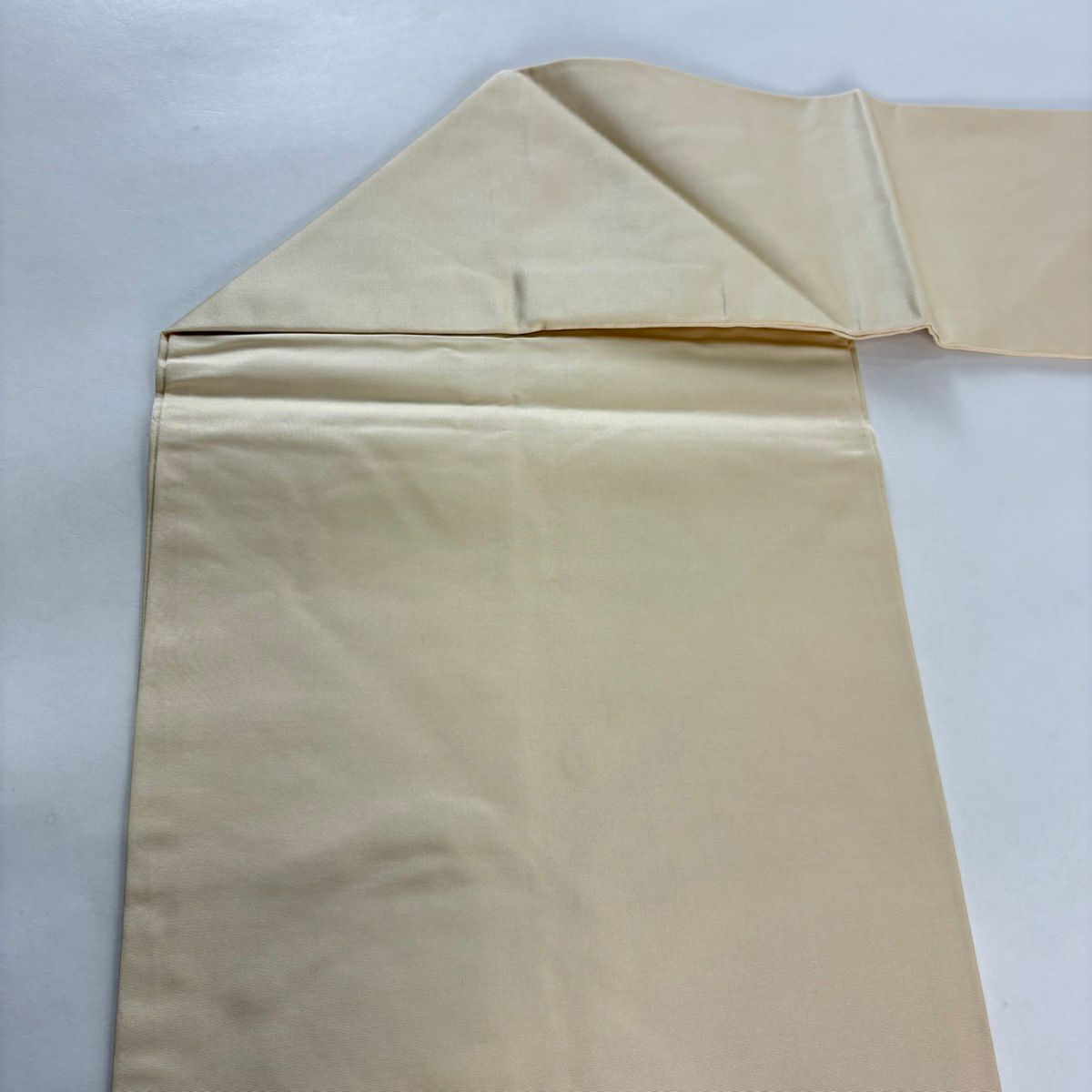【美品】 名古屋帶 秀品級 花喰鳥 草花紋 金糸 刺繡 米色 純蠶絲