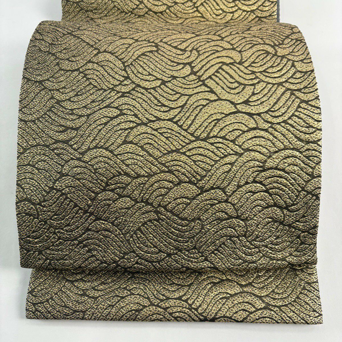 【美品】 袋帶 秀品級 波 幾何學 金金箔 金色 六通 純蠶絲