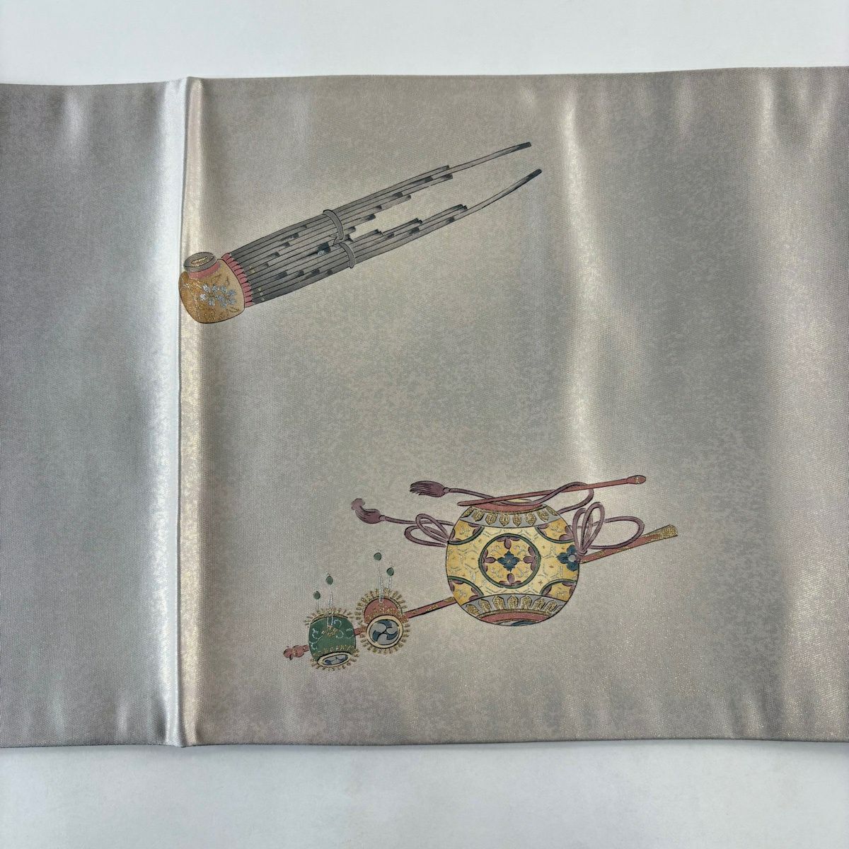 【美品】 袋帶 名品級 樽本伊勢藏 落款あり 琵琶 霞 金銀彩 薄小豆 お太鼓柄 純蠶絲