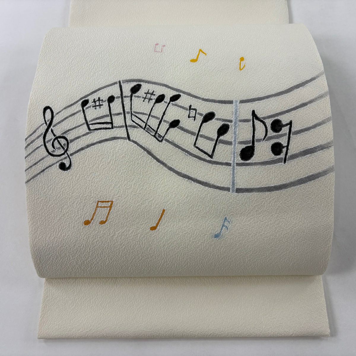 【美品】 開口名古屋帶 逸品級 音符 奶油色 純蠶絲