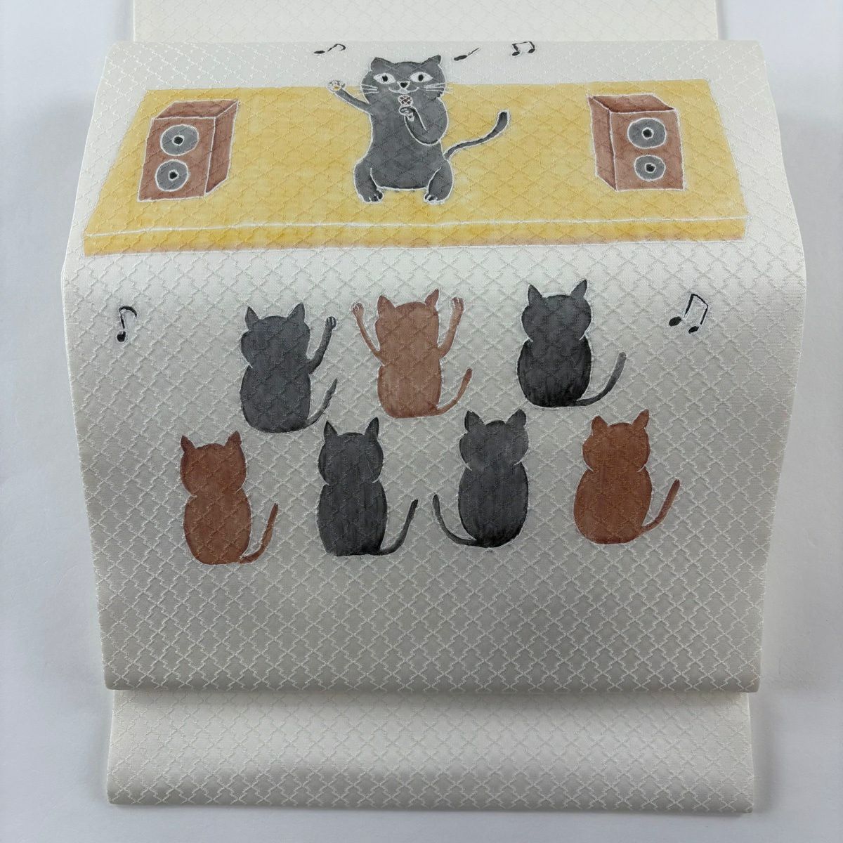 【美品】 開口名古屋帶 逸品級 附有落款 貓圖案 奶油色 純蠶絲