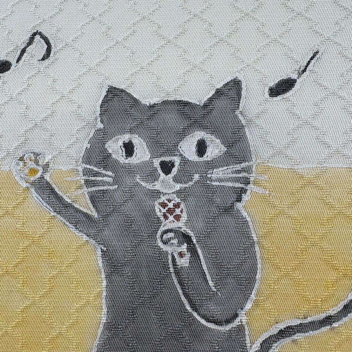 【美品】 開口名古屋帶 逸品級 附有落款 貓圖案 奶油色 純蠶絲