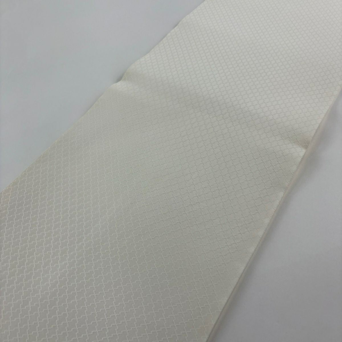 【美品】 開口名古屋帶 逸品級 附有落款 貓圖案 奶油色 純蠶絲
