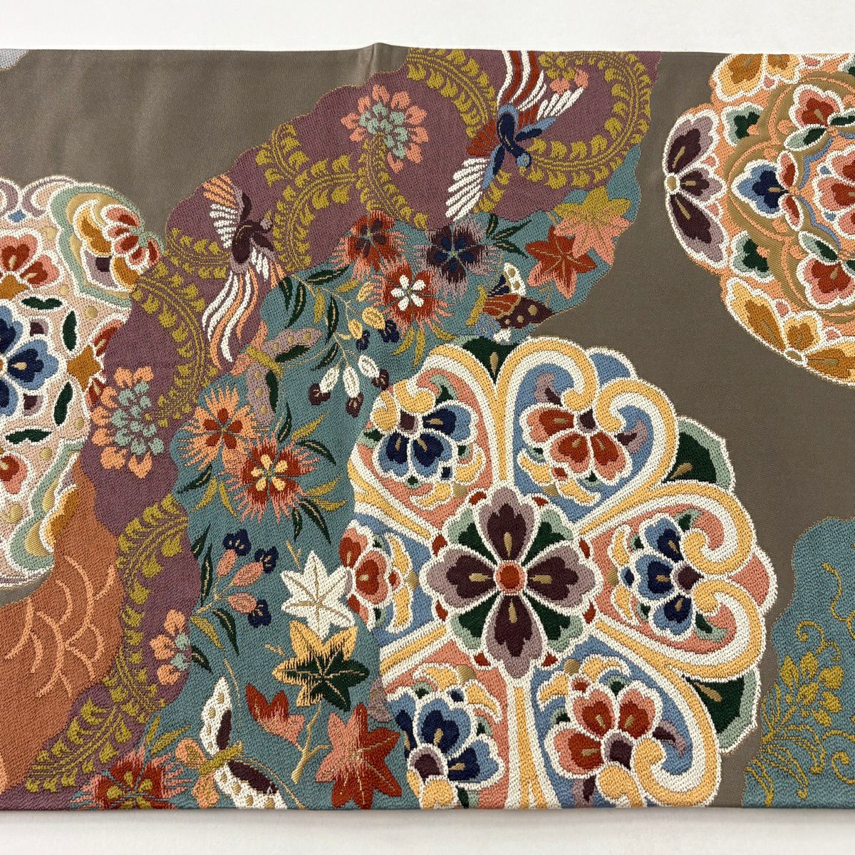 【美品】 袋帶 逸品級 白綾苑大庭 落款あり 關西仕立 華紋 花鳥 金金箔 灰紫 六通 純蠶絲