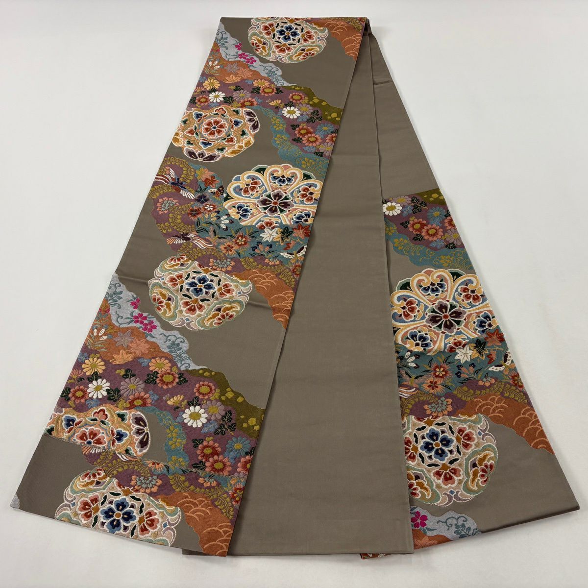 【美品】 袋帶 逸品級 白綾苑大庭 落款あり 關西仕立 華紋 花鳥 金金箔 灰紫 六通 純蠶絲