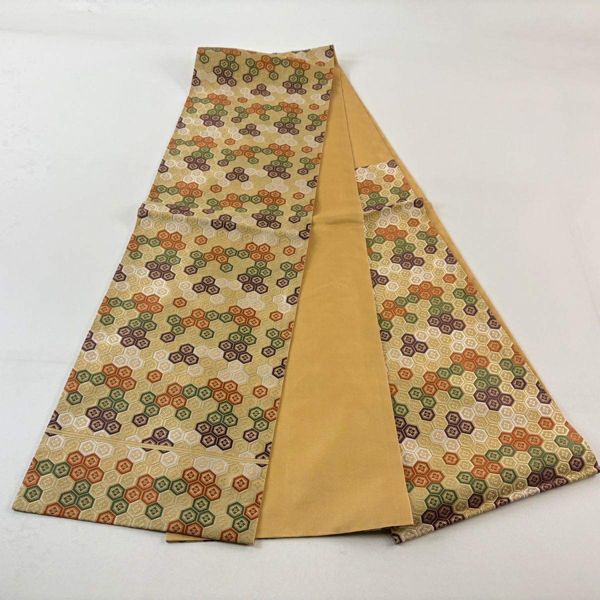【美品】 袋帶 逸品級 人間國寶 喜多川平朗 龜甲 花菱 米色 六通 純蠶絲