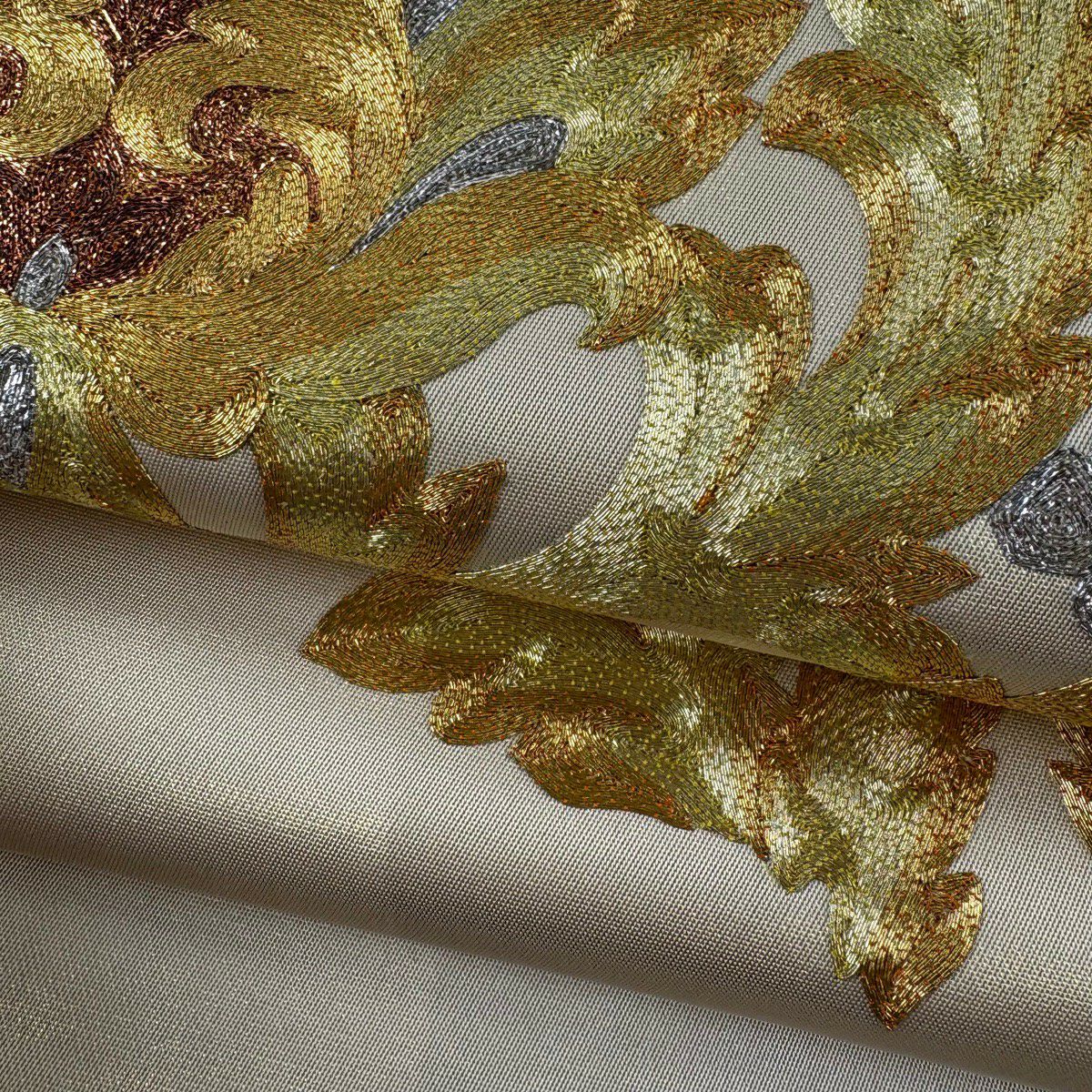 袋帶 逸品級 關西仕立 草花紋 金銀彩 刺繡 金色 大鼓圖案 純蠶絲