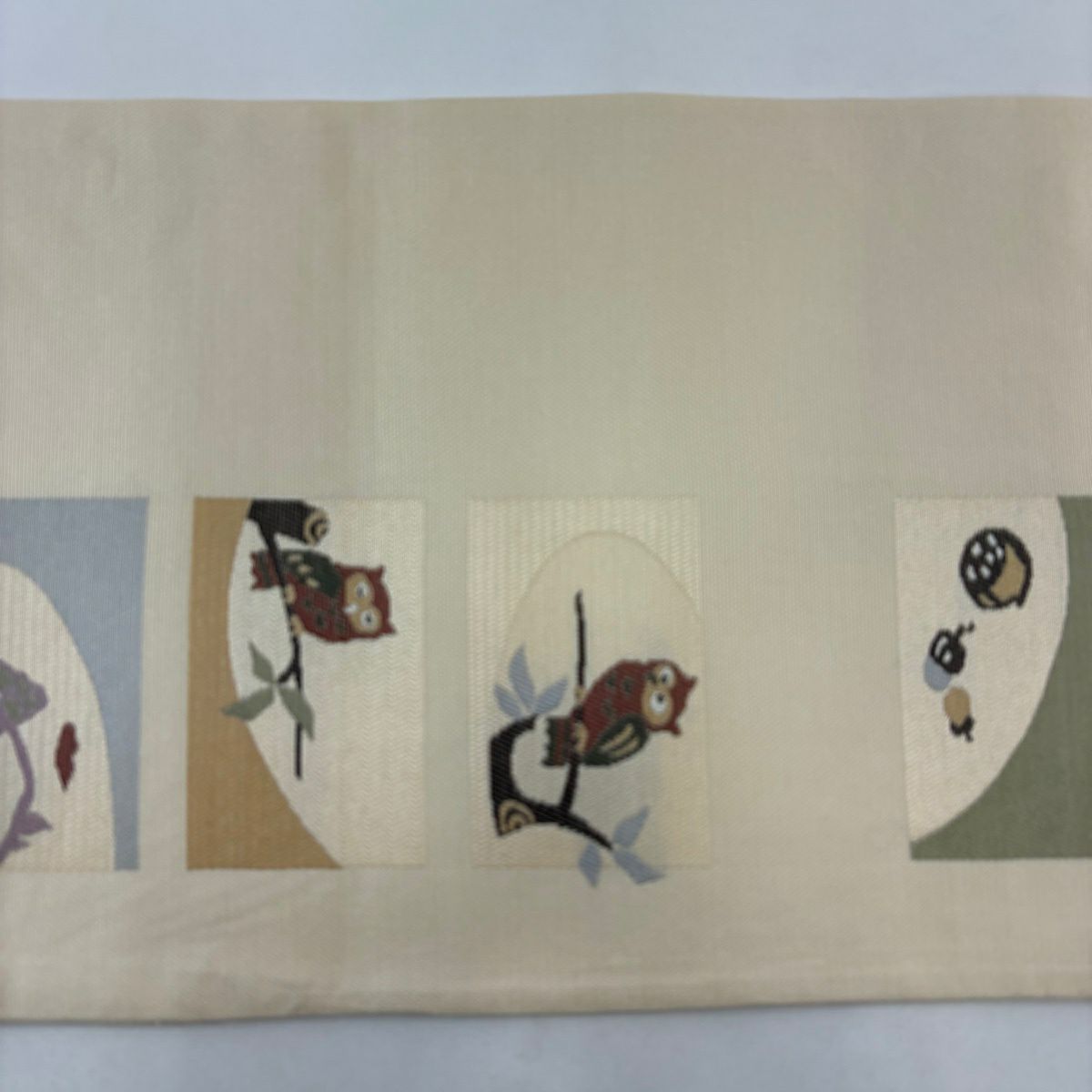 【美品】 開口名古屋帶 逸品級 貓頭鷹 枝葉 米色 純蠶絲