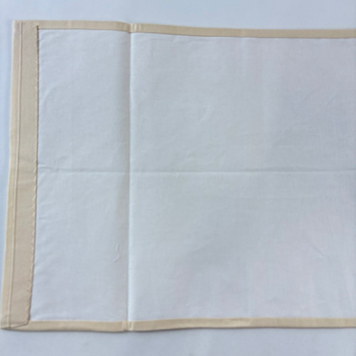 【美品】 開口名古屋帶 逸品級 貓頭鷹 枝葉 米色 純蠶絲