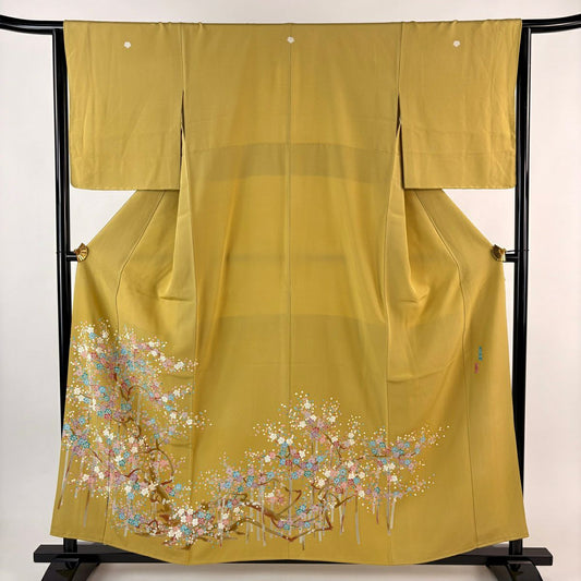 【美品】 留袖禮服禮服 身長158cm 袖長64.5cm M 雙層 落款あり 梅花 薄黃土色 純蠶絲 名品級 三つ紋